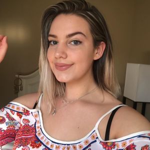 Meet your Posher, Isabella